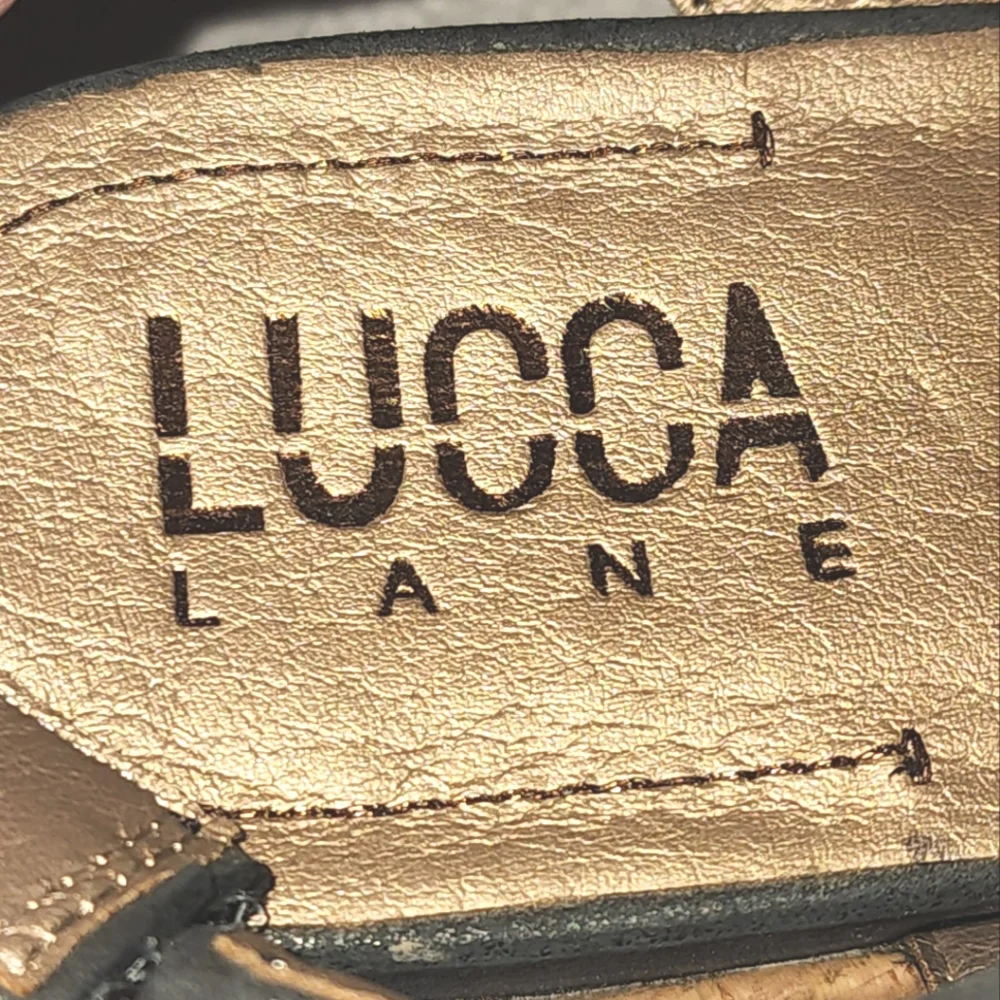 Lucca Lane Olympia Metallic‎ Gray Leather Cork Platform Sandals Size 7.5